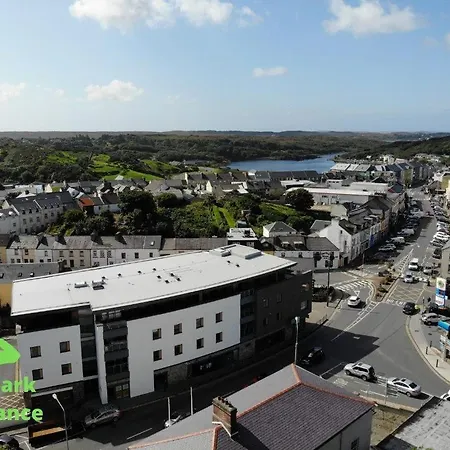 No 1 Courthouse Square * Clifden